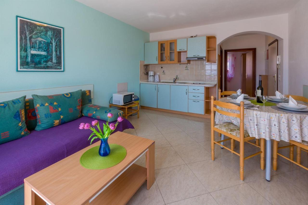 Apartments Vanessa Dramalj Ngoại thất bức ảnh