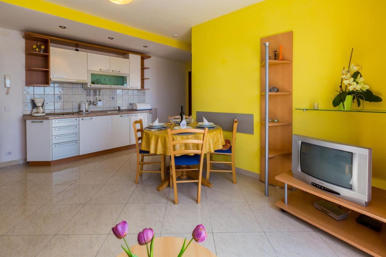 Apartments Vanessa Dramalj Ngoại thất bức ảnh