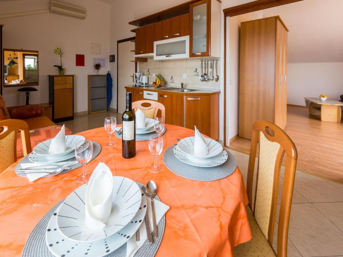 Apartments Vanessa Dramalj Ngoại thất bức ảnh