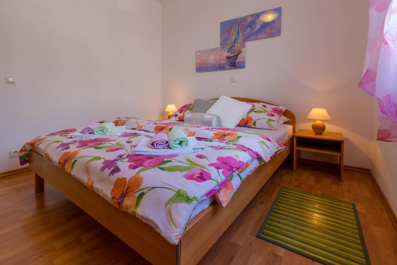 Apartments Vanessa Dramalj Ngoại thất bức ảnh
