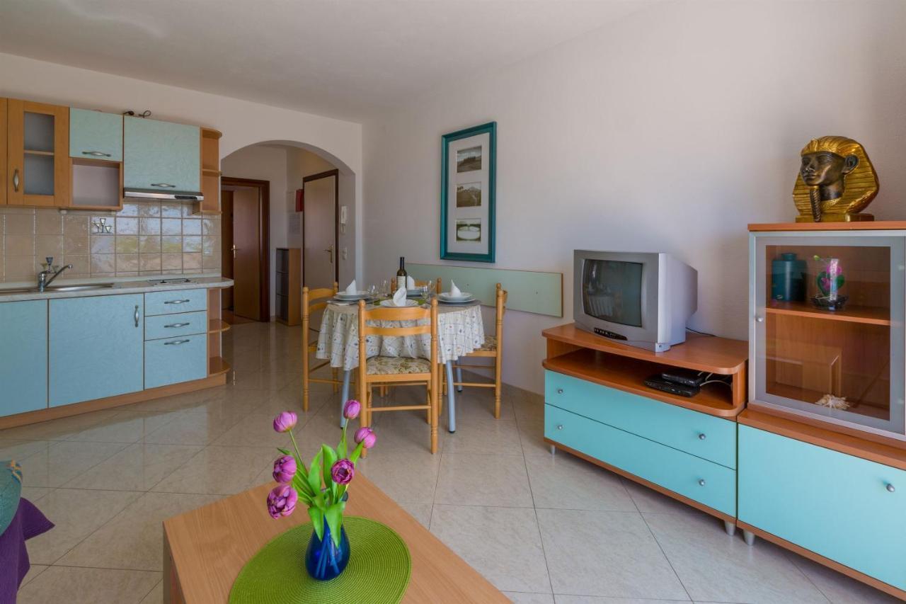 Apartments Vanessa Dramalj Ngoại thất bức ảnh