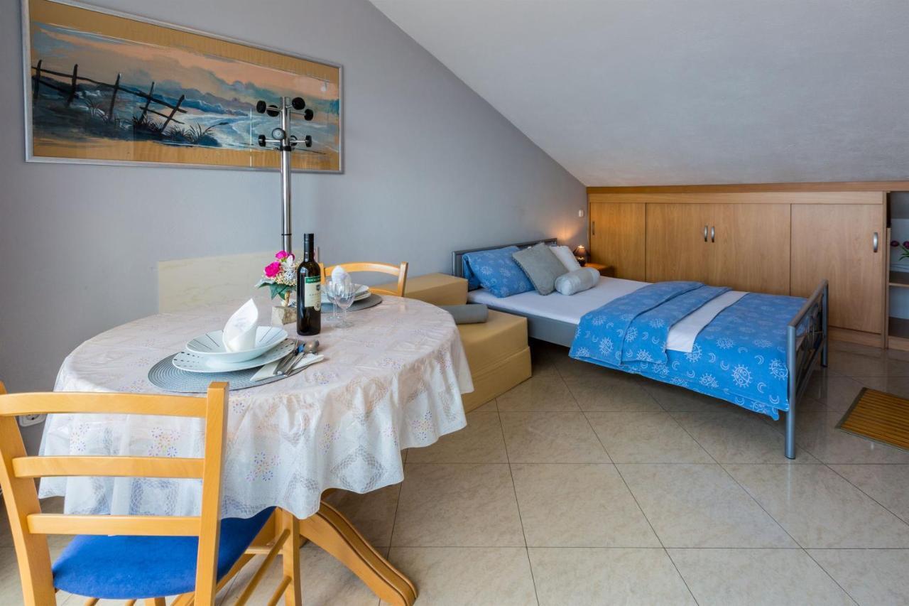 Apartments Vanessa Dramalj Ngoại thất bức ảnh