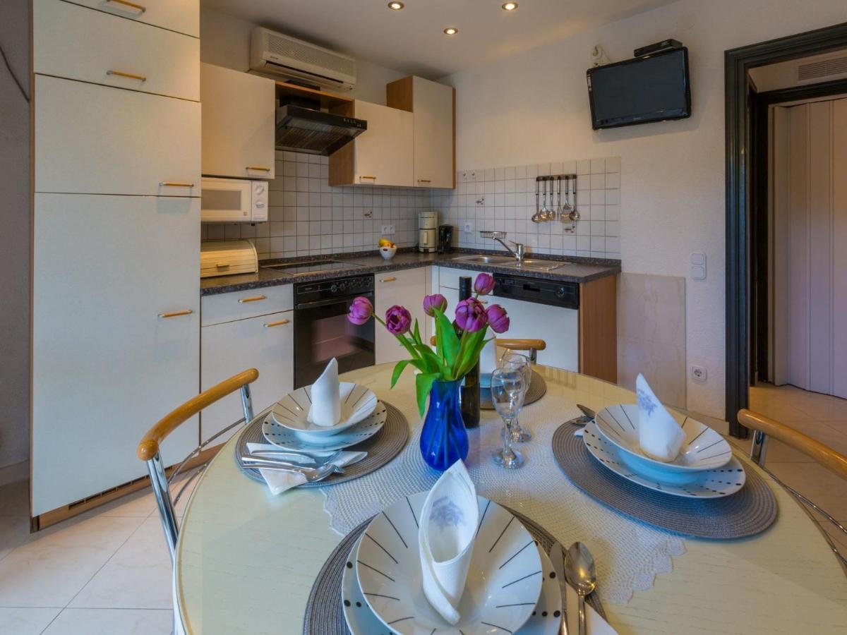 Apartments Vanessa Dramalj Ngoại thất bức ảnh